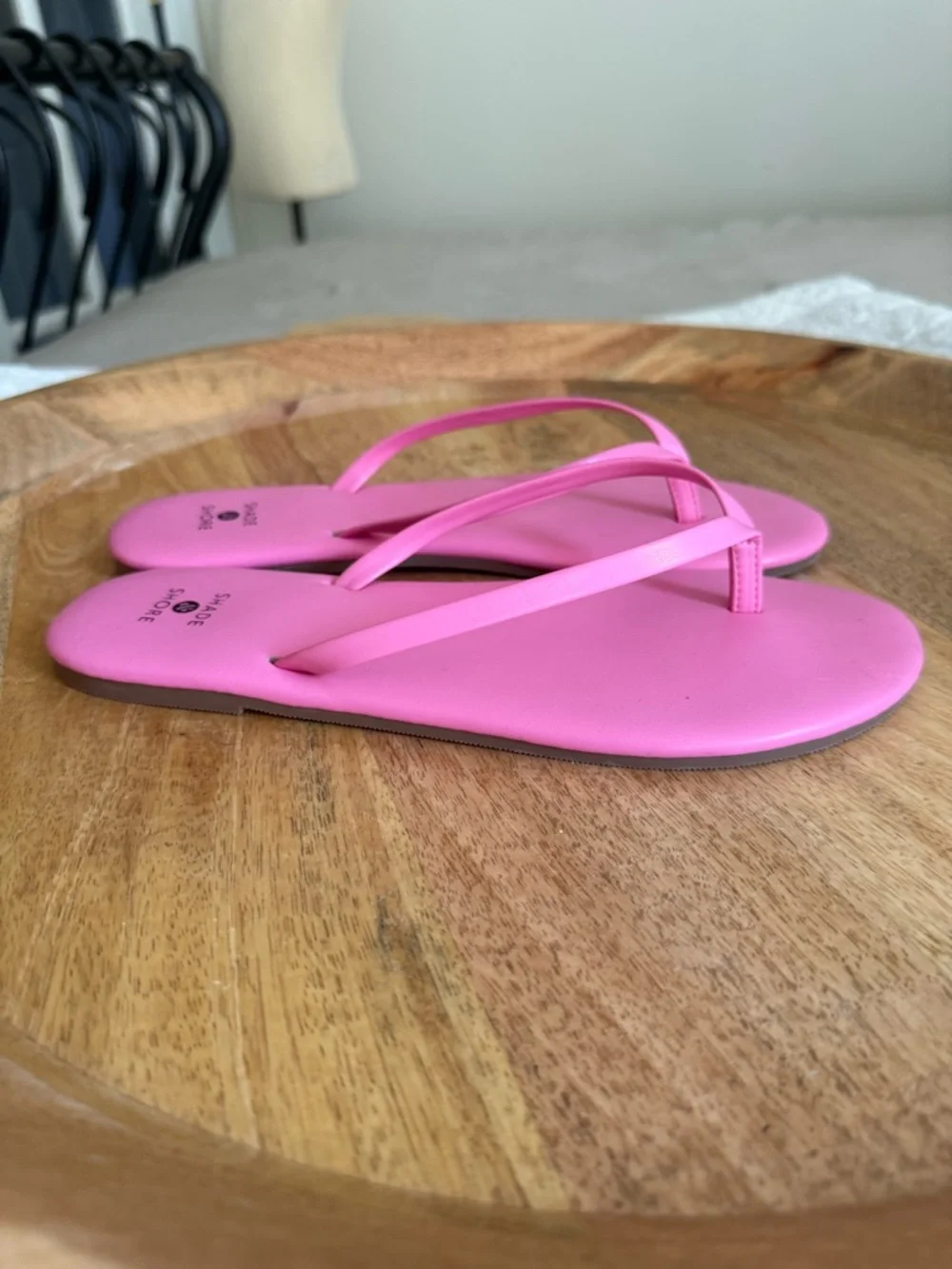 Shade & Shore Bright Pink Women's Flip Flop Sandals - Picture 6 of 6